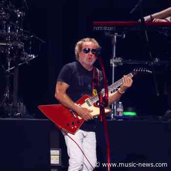 Sammy Hagar invites David Lee Roth to Las Vegas