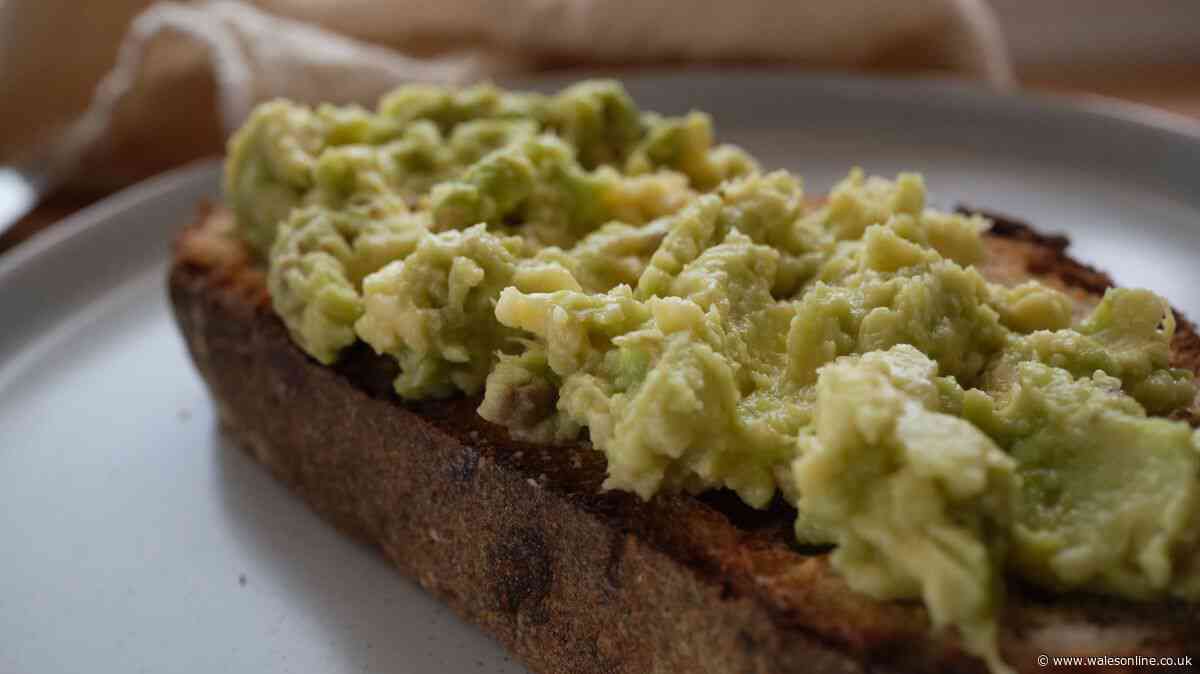 I add two ingredients to my avocado every day and it tastes like a restaurant-quality dish