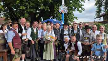 Gasthaus Högner feiert 150 Jahre – Dorf stellt Maibaum im Biergarten auf