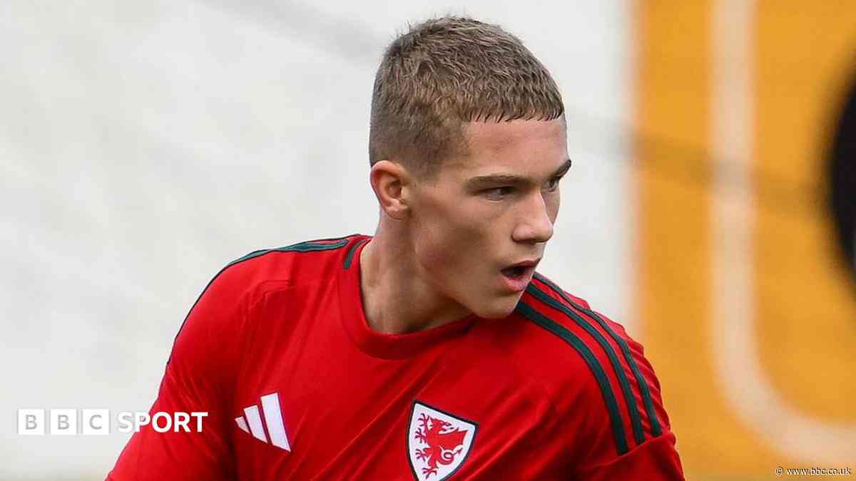 Cardiff teenager Donczew close to Arsenal move