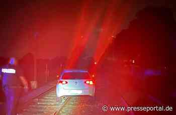 POL-HAM: VW landet im Gleisbett