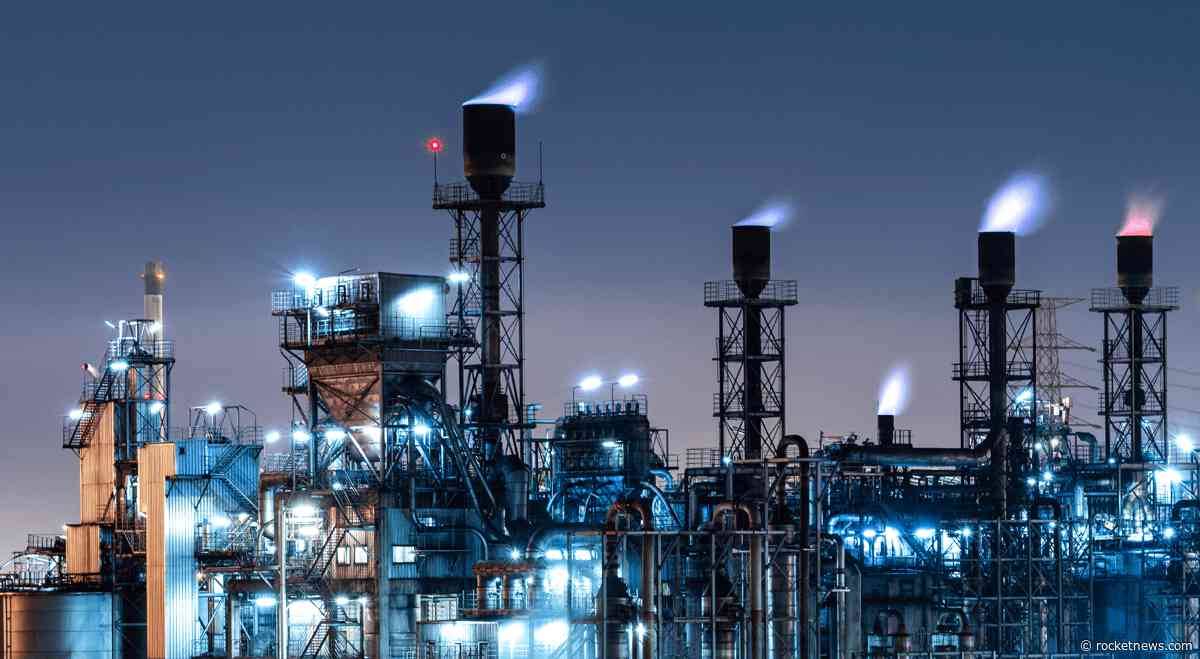 Oil prices tumble as U.S.-Iran tensions show signs of easing