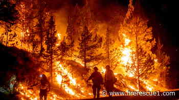 Ore. wildfire threatens town as winds fuel fire growth