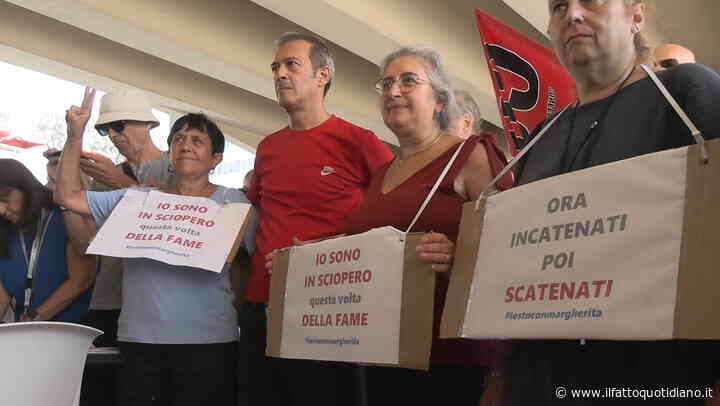 Licenziata per aver denunciato la malasanità: sindacalista si incatena davanti all’ospedale San Raffaele