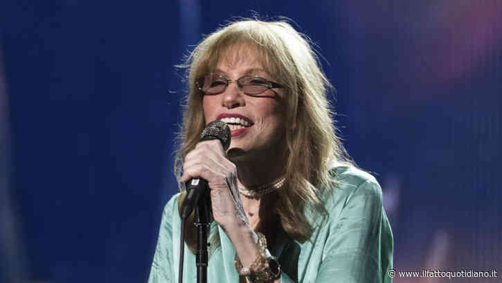 “Ho il Parkinson, ma non ho smesso di vivere”: Carly Simon rivela la diagnosi della sua malattia. La cantautrice di “Coming Round Again” e “You’re So Vain” commuove fan e colleghi