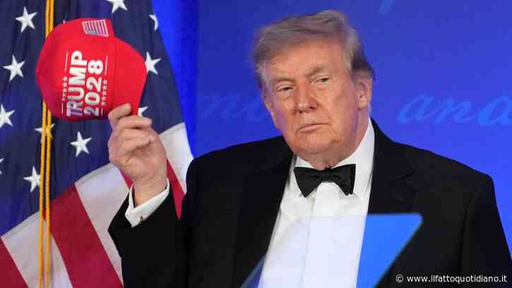 Trump, il campionario di battute e insulti (volgari) alla cena con i corrispondenti