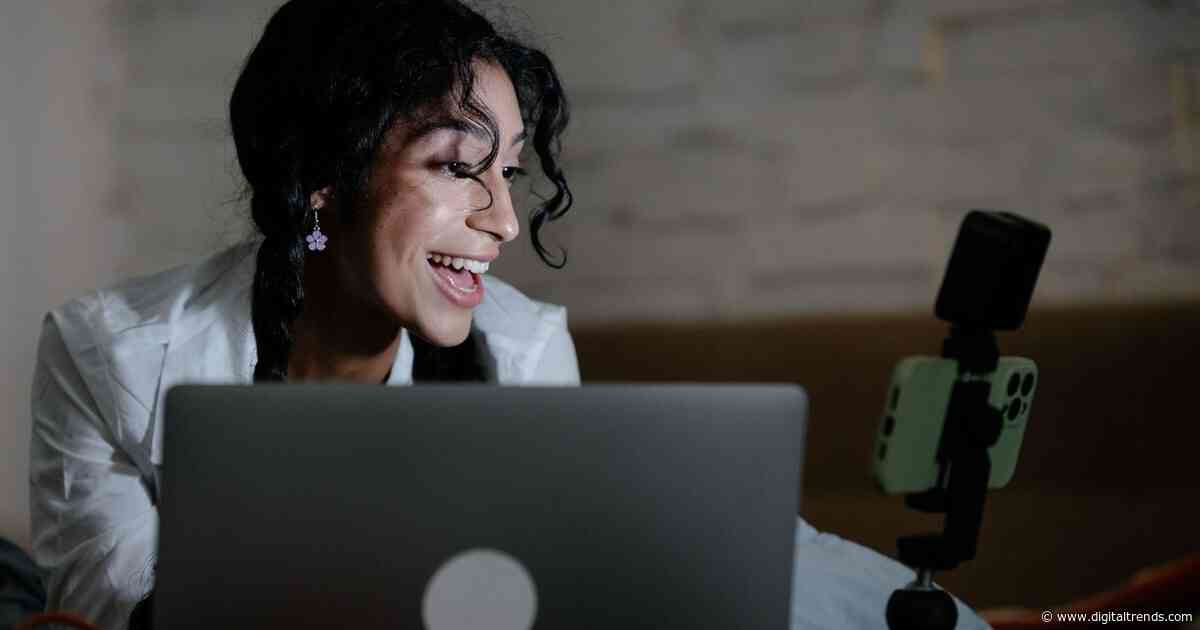 Shopping for back-to-school? These are the webcam lights I’d actually turn on before a Zoom call