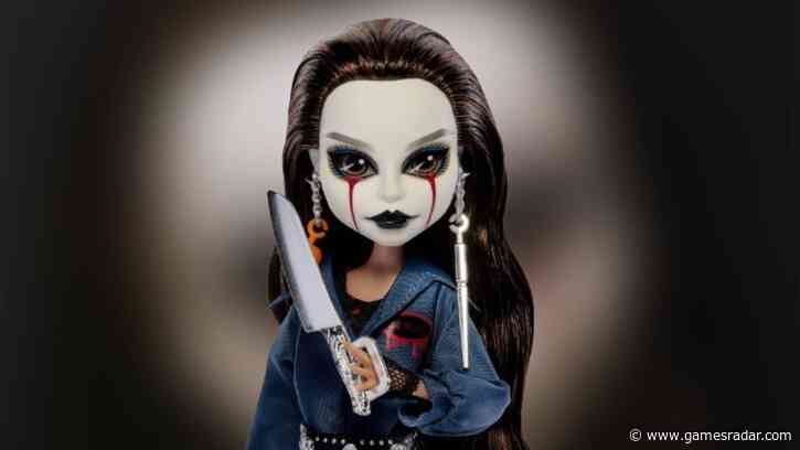 I already own too many dolls, but I know this upcoming Monster High Michael Myers release is going to stalk my dreams until I make it mine