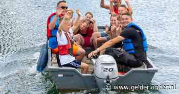 Ome Joop’s Tour in Valburg; kinderen genieten van zeskamp in en rond het water