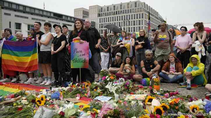 Attentato al Pride di Berlino, la vittima è una donna polacca di 65 anni. Migliorano le condizioni degli altri feriti, nessuno in pericolo di vita