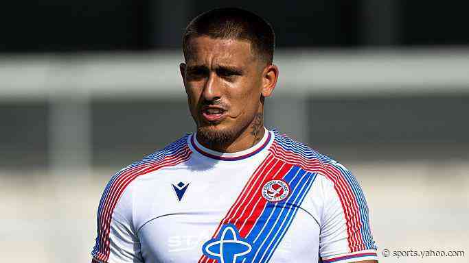 Wrexham close in on Palace defender Imray