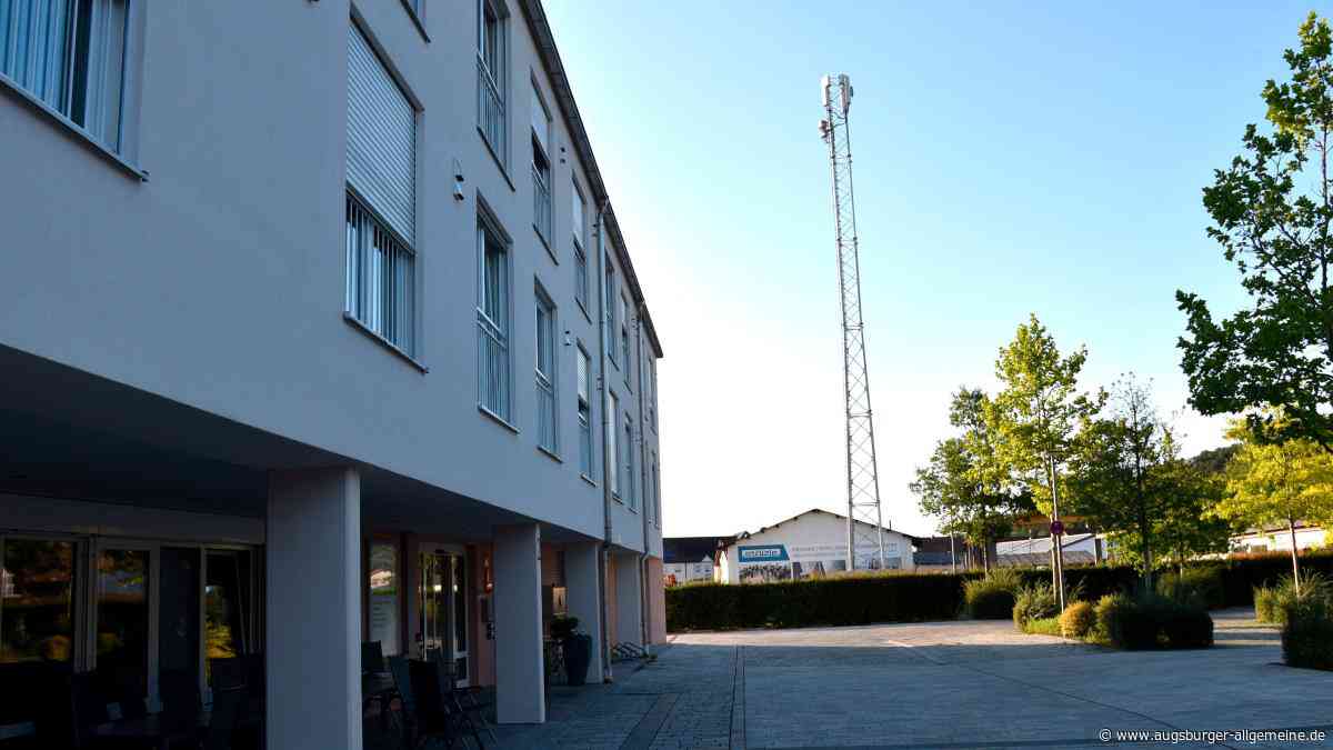 Übergangslösung oder Dauerzustand? Mobilfunkmast steht plötzlich mitten in Altenstadt