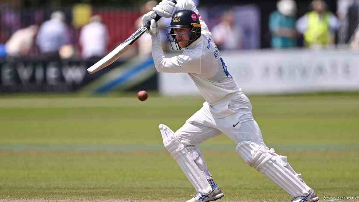 Tom Alsop signs three-year deal with Gloucestershire
