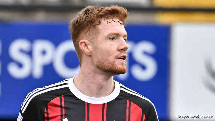 Chesterfield sign Crusaders striker Bryden