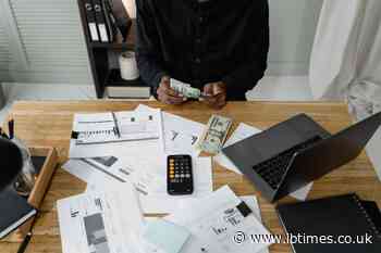 Why Smart People Make Bad Money Decisions: The Psychology Behind Costly Financial Mistakes
