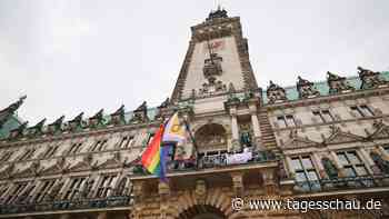 Liveblog zu Anschlag auf CSD: ++ Polizei verstärkt Schutz für CSD Hamburg ++