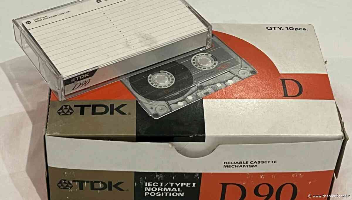 Cassette simulator rewinds digital audio to a more analog time in hiss-tory