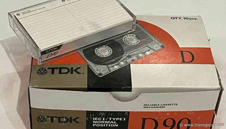 Cassette simulator rewinds digital audio to a more analog time in hiss-tory