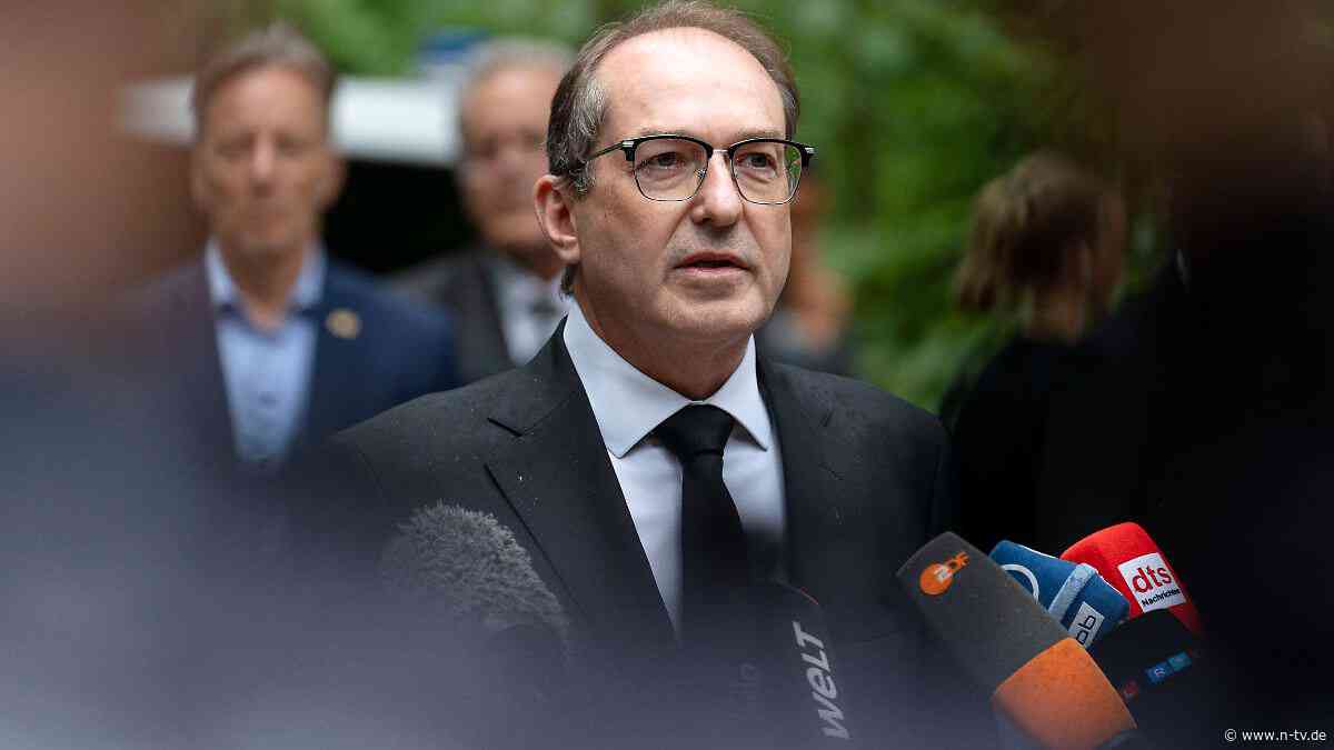 Sicherheitspaket angekündigt: Dobrindt will Gefährdern elektronische Fußfessel anlegen