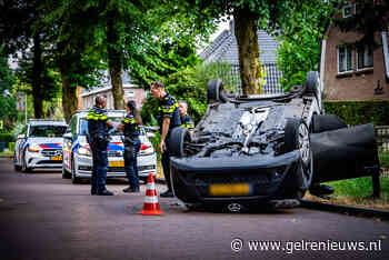 Auto slaat over de kop na uitwijkmanoeuvre