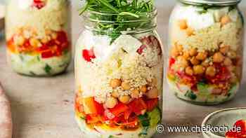 Mediterraner Couscous-Kichererbsen-Salat im Glas
