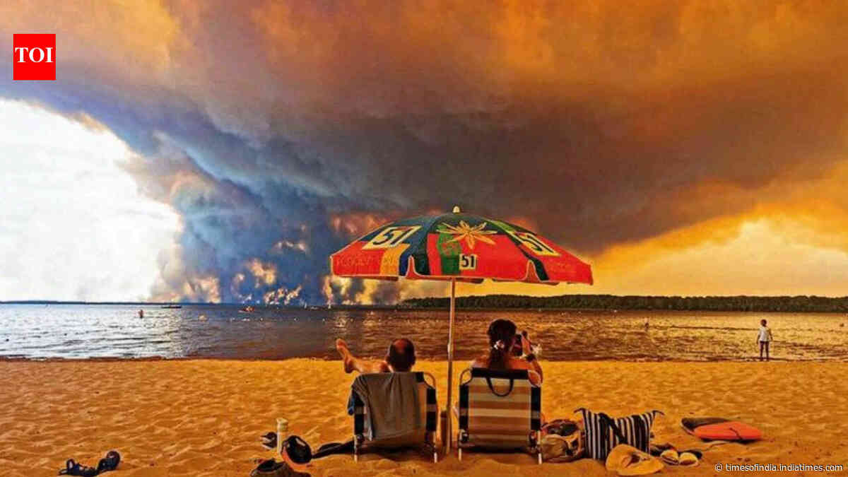 French wildfire created a monster cloud, unleashing lightning that ignited more fires