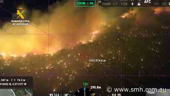 Camera mounted on a roof captures incredible spread of wildfires in Spain