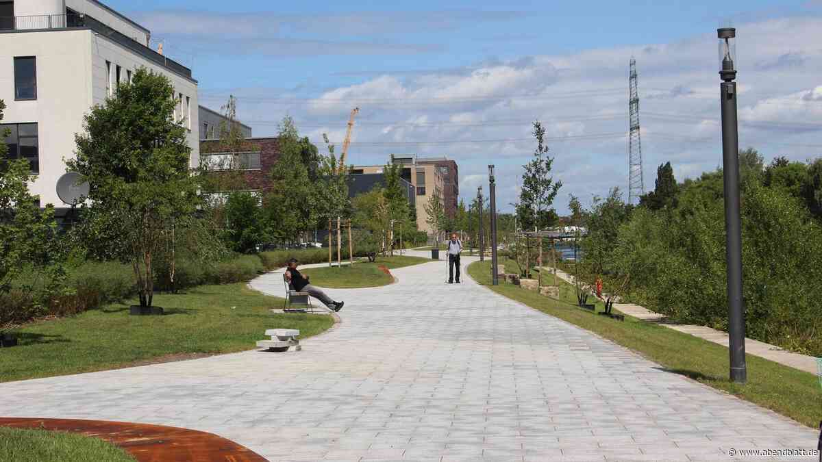 Neues Tor zum Binnenhafen: Ein Grünzug mit vielen hellen Pflastersteinen