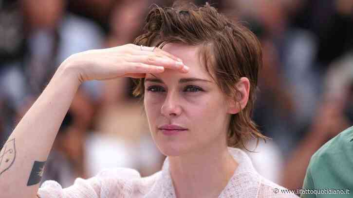 “Dobbiamo smettere di inseguire la carota che ci viene agitata davanti. Perché, alla fine, quella carota verrà usata per colpirci.  Non voglio far parte di un’industria. Non faccio affari”: così Kristen Stewart