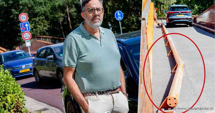 Frank rijdt zijn wiel stuk op berucht bruggetje en stuurt de rekening naar de gemeente: ‘Ik kan best een beetje sturen’