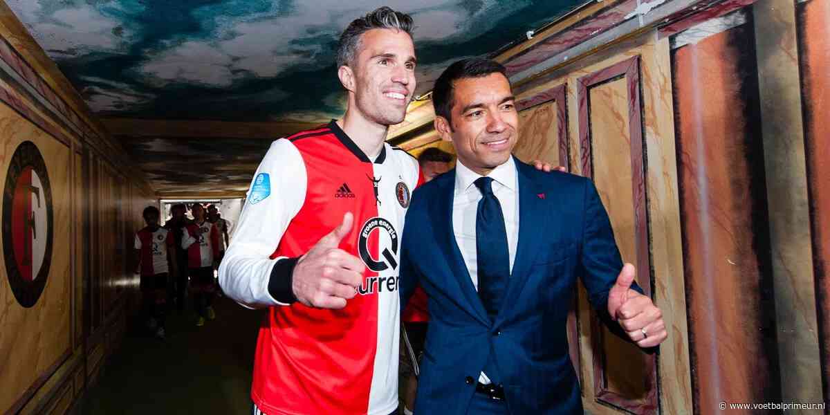 Van Bronckhorst vertelt over gesprek met voorganger Van Persie: 'Ging daarover'
