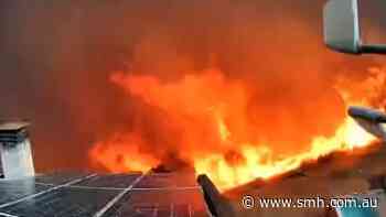 Camera mounted on a roof captures incredible spread of wildfires in Spain