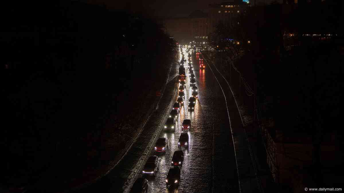 Blackout fears erupt as 17 US states are placed under power emergency