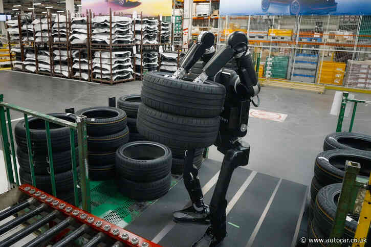 Sidewall-E: Meet Calvin, the tyre-stacking Renault robot