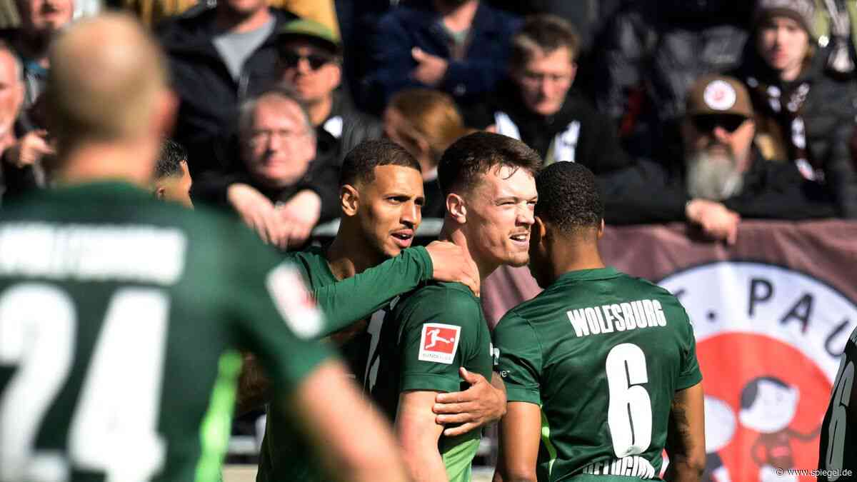 Fußball-Bundesliga kompakt: Beim VfL Wolfsburg brennt noch Licht