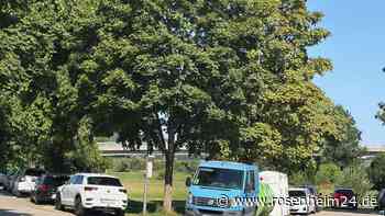 Parkchaos am Bahnhof: Bernau am Chiemsee plant Gebühren und mehr Stellplätze