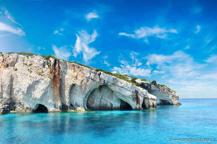 Allarme per il boom di casi di leptospirosi tra i turisti in vacanza a Zante: “Può sembrare una semplice influenza, ma si rischiano un’insufficienza multiorgano, meningite, emorragie polmonari e gravi difficoltà respiratorie”