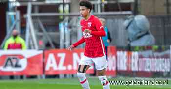 Calvin Stengs keert na ontbinden Feyenoord-contract terug bij AZ: ‘Alsof je weer dat kleine jongetje bent’