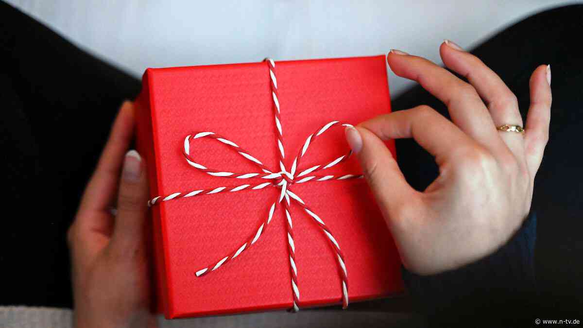 Kleidung, Reisen, Essen: Der Trend geht zum "Ich-Geschenk"