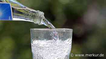 Ist Mineralwasser mit Kohlensäure besser für die Zähne als Limo?