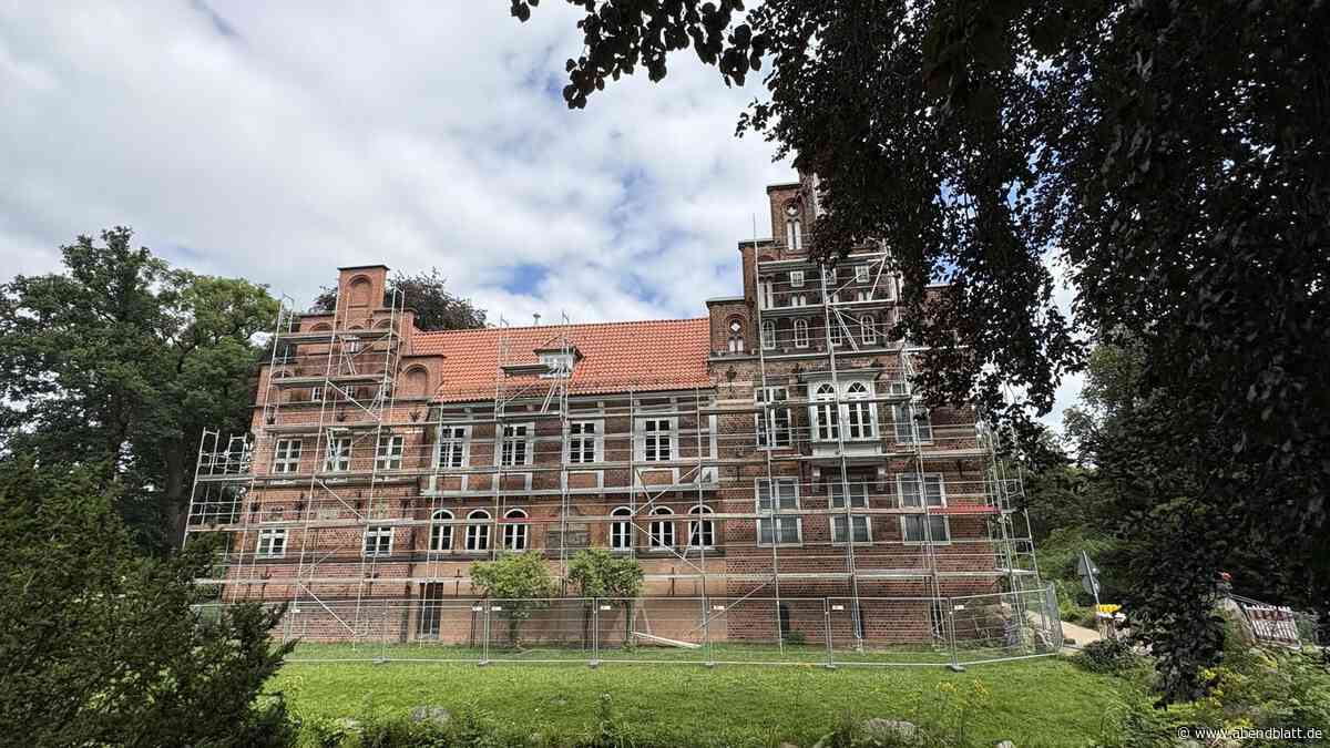 Nach der Hängebrücke nun das Schloss: Bergedorfs Wahrzeichen wird saniert