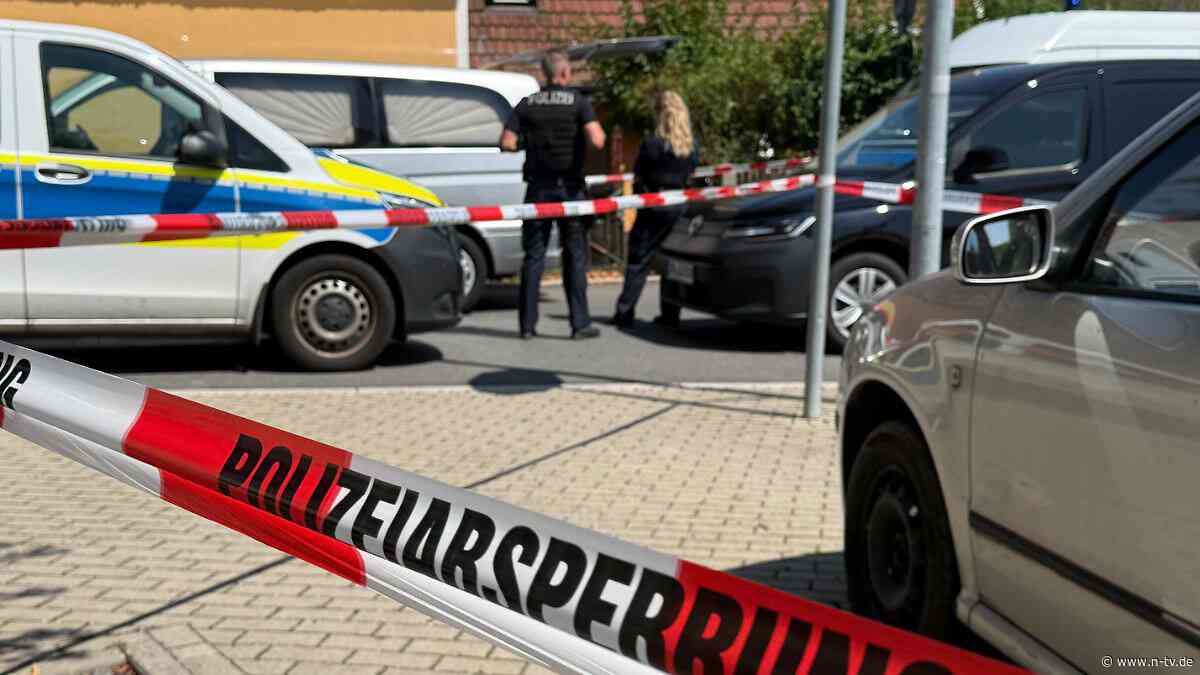 Mann selbst schwer verletzt: 80-Jähriger nach Fund zweier Leichen in Ortrand unter Verdacht