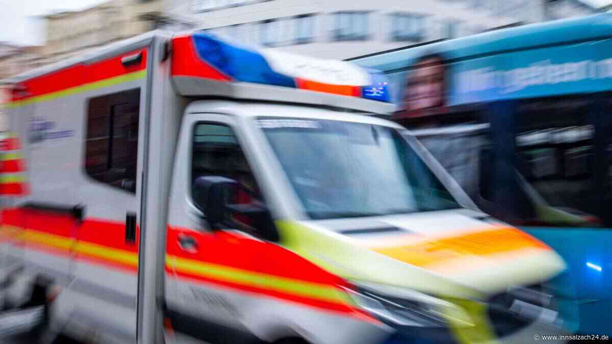 Heftige Verpuffung in Kleintransporter: Mann (27) in Oberbayern schwer verletzt