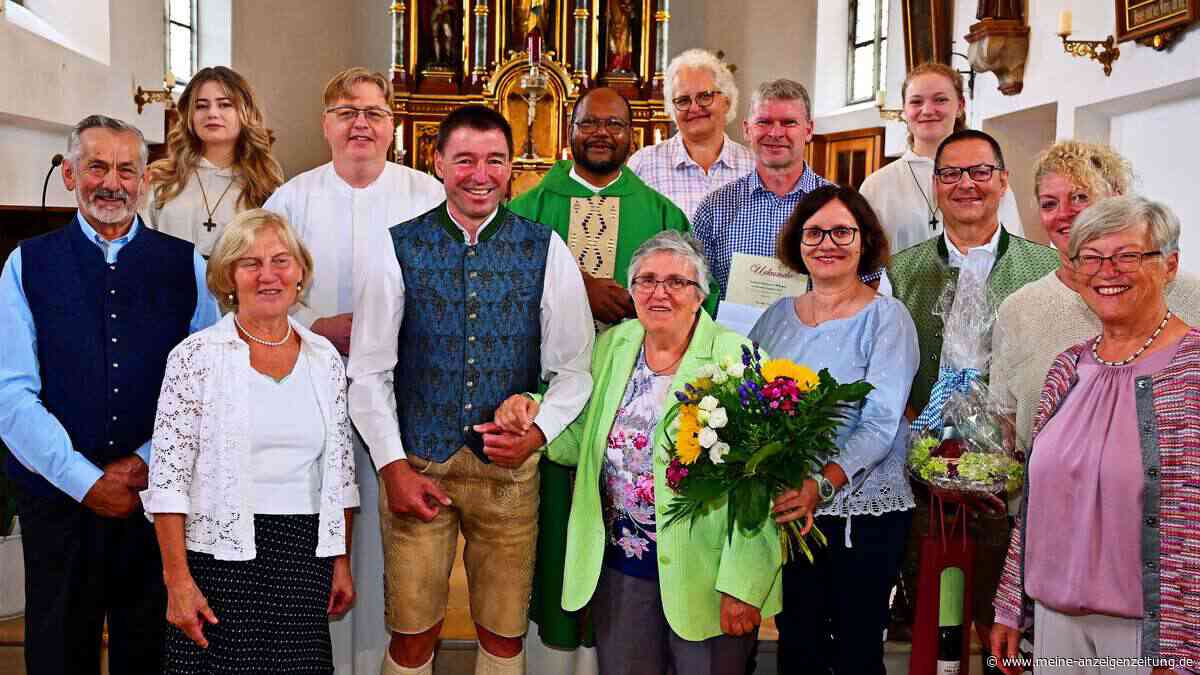 Nach 35 Jahren ist Schluss: Pfarrei verabschiedet Oberhummels Mesnerin Maria Neumair