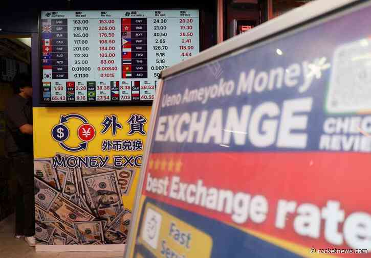 Dollar hovers near four-week peak as markets mull Fed hike odds