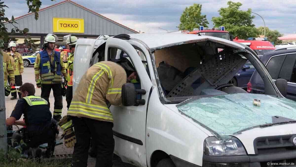 LKA ermittelt nach Explosion: Großaufgebot von Feuerwehr und Polizei im Gewerbegebiet