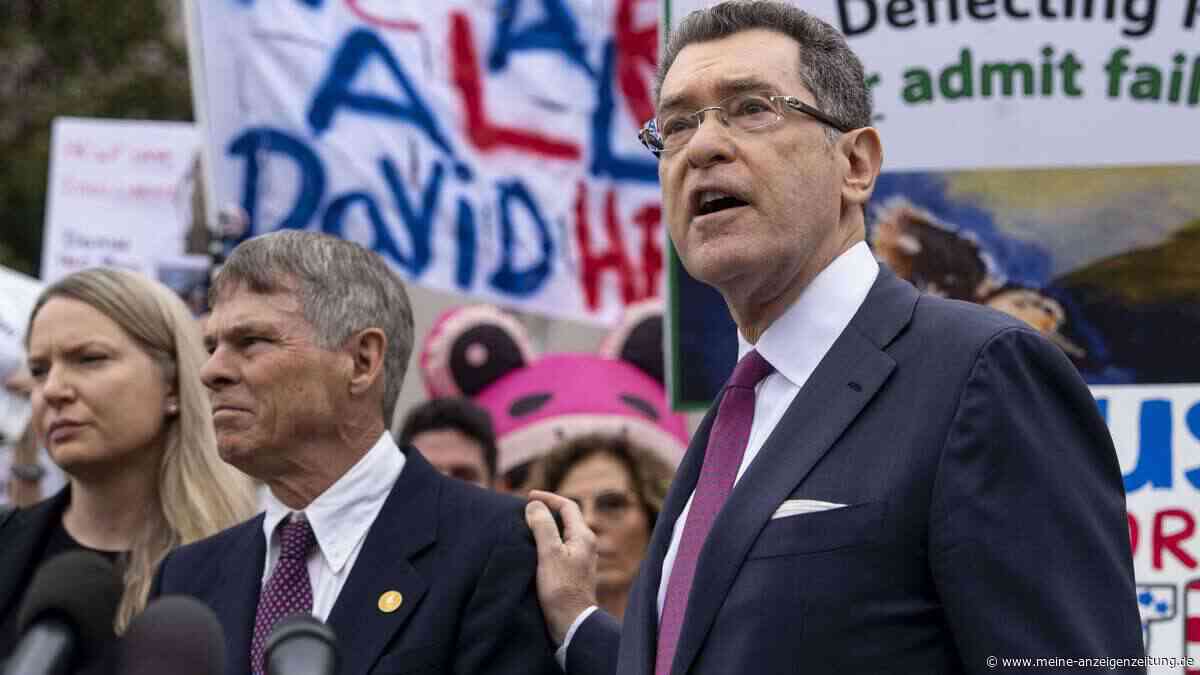 Anklage wackelt: Hauptzeuge gesteht, Reflecting Pool war vorher bereits schadhaft