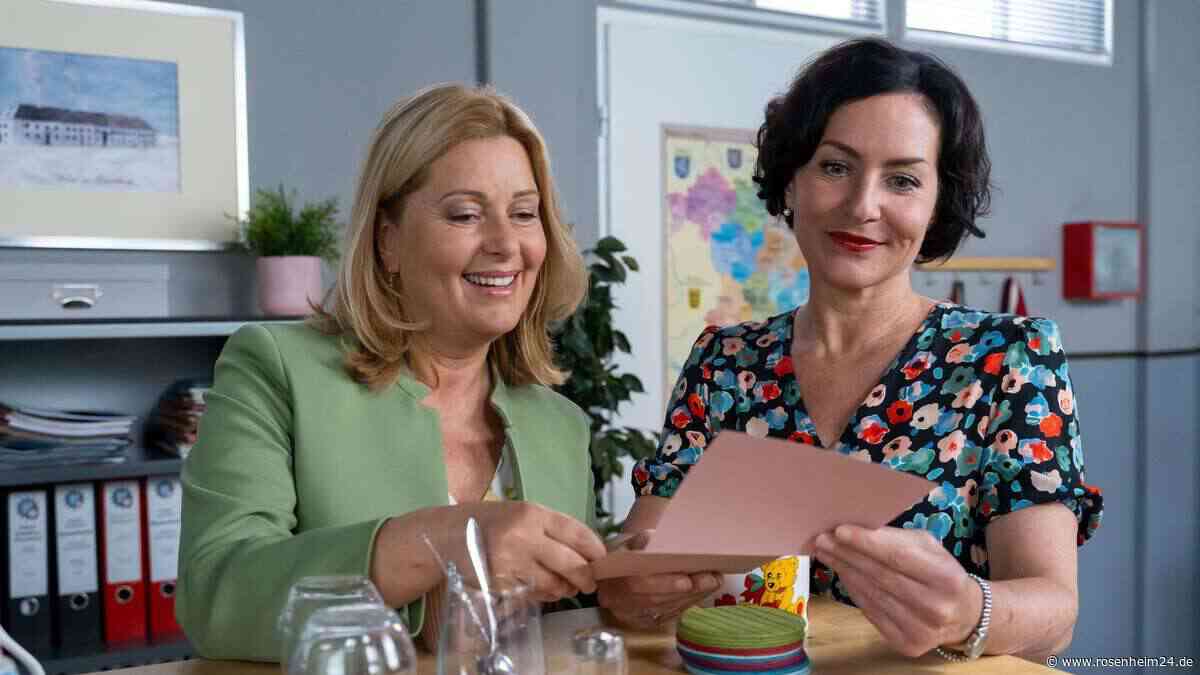 „Rosenheim-Cops“-Abschied rührt Fans: Karin Thaler postet Foto mit Frau Stockl
