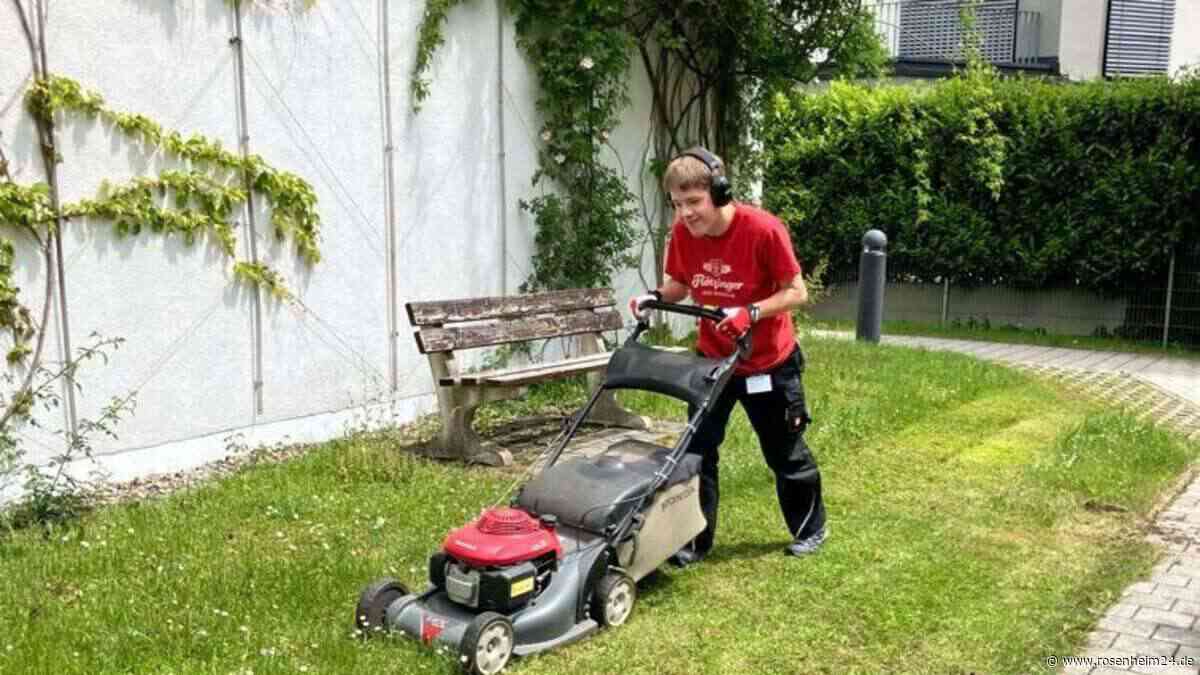 Praktikum im Landratsamt Rosenheim: Schüler Tobias kommt seinem Traumberuf näher