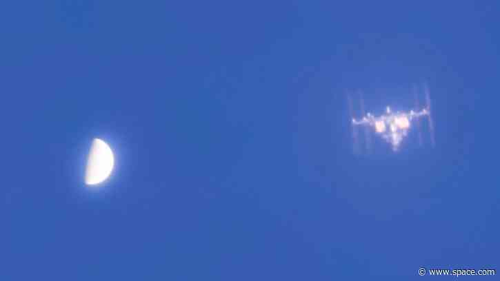 ISS meets Venus in incredible daylight photo | Space photo of the day for July 28, 2026